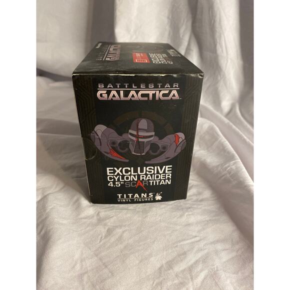 Sci-Fi Collectible Battlestar Galactica Cylon Raider 4.5” Titan Exclusive Figure - Picture 3 of 6